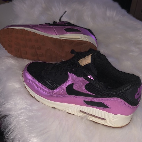 Nike Shoes - Nike Air Max Sneakers